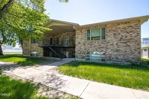 1321 Thayer Ave, Bismarck, ND 58501