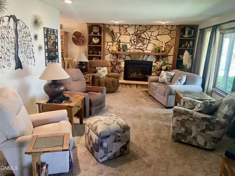Living - 1101 University Ave, Williston, ND 58801 photo 2 of 3