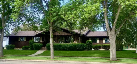 1101 University Ave, Williston, ND 58801