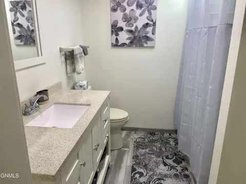 Bath - 1101 University Ave, Williston, ND 58801 photo 6 of 6