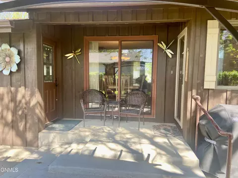 Exterior - 1101 University Ave, Williston, ND 58801 photo 3 of 12