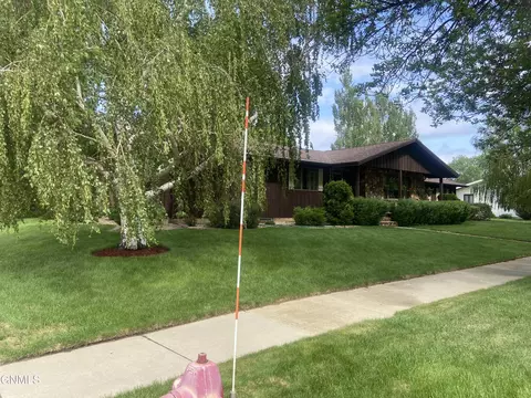 Exterior - 1101 University Ave, Williston, ND 58801 photo 2 of 12