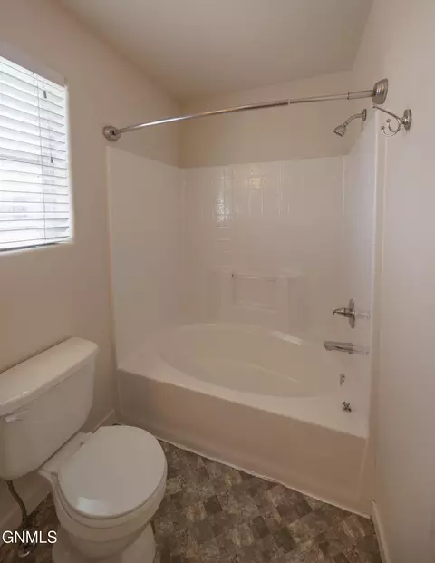 Bath - 2802 29th Ave W, Williston, ND 58801 photo 4 of 5