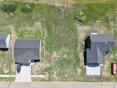 5319 Hendrickson Dr, Bismarck, ND 58504 photo 4