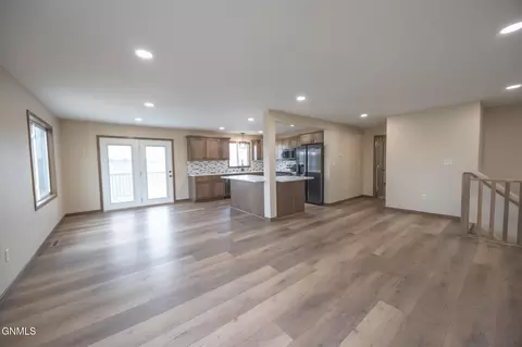 Living - 1804 14th Ave E, Williston, ND 58801 photo 3 of 4