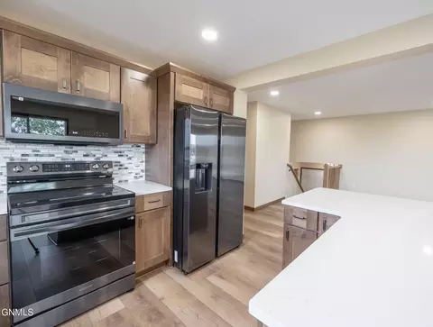 Kitchen - 1804 14th Ave E, Williston, ND 58801 photo 2 of 6