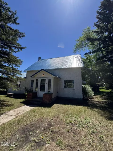310 1st St, Ypsilanti, ND 58497
