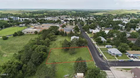 000 Maple Ave, Linton, ND 58552 photo 4