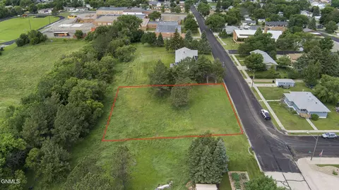 000 Maple Ave, Linton, ND 58552