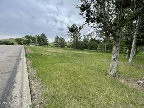 000 Maple Ave, Linton, ND 58552 photo 8