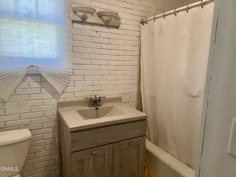 703 4th Ave, Washburn, ND 58577
