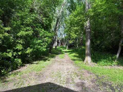 Exterior - 1509 River Dr NE, Mandan, ND 58554 photo 9 of 11