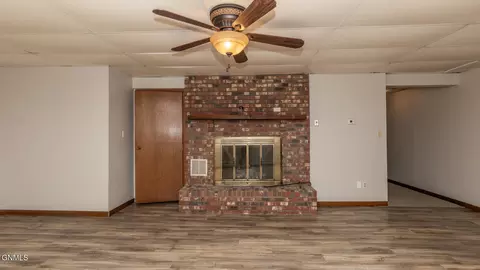 Living - 1509 River Dr NE, Mandan, ND 58554 photo 9 of 10