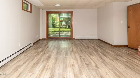Living - 1509 River Dr NE, Mandan, ND 58554 photo 7 of 10