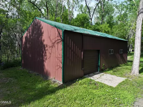 Other - 1509 River Dr NE, Mandan, ND 58554 photo 8 of 9