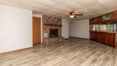 Living - 1509 River Dr NE, Mandan, ND 58554 photo 10 of 10