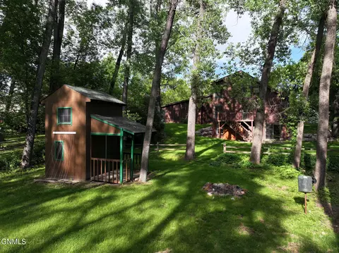 Exterior - 1509 River Dr NE, Mandan, ND 58554 photo 10 of 11