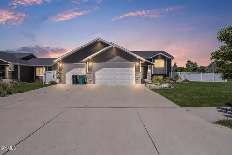 3400 Meridian Dr, Bismarck, ND 58504