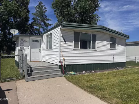 1404 Virginia Ave, Bismarck, ND 58504