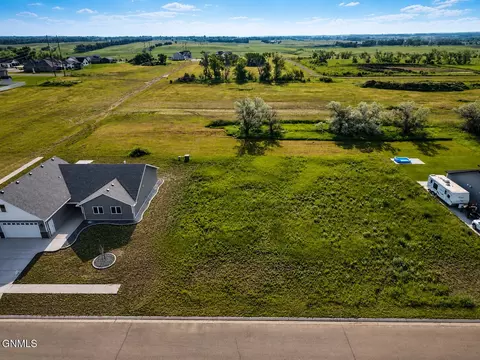 505 Koenig Dr, Bismarck, ND 58504