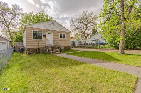 520 N 21st St N, Bismarck, ND 58501