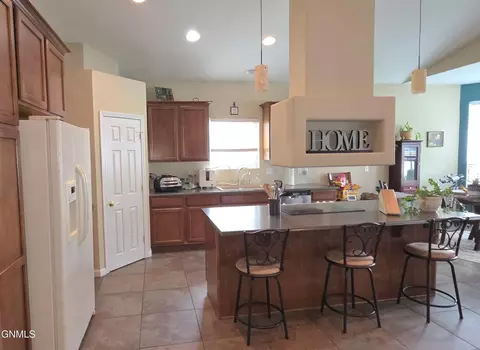 Kitchen - 1614 Creekside Dr W, Williston, ND 58801 photo 1 of 3