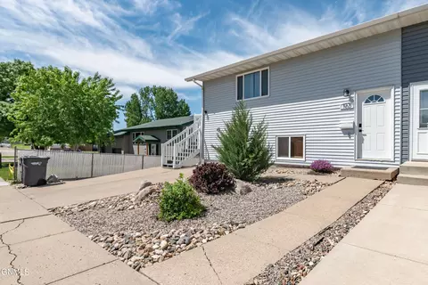 102 13th St NW, Mandan, ND 58554