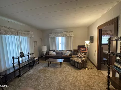 Living - 306 7th Ave N, Edgeley, ND 58433 photo 1 of 1