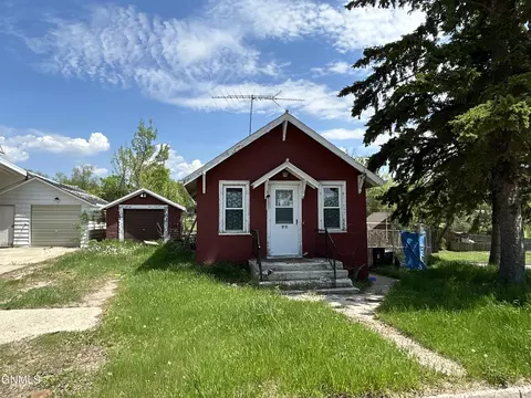 422 1st Ave E, Gackle, ND 58442