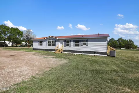 5614 Carolville Loop, Williston, ND 58801