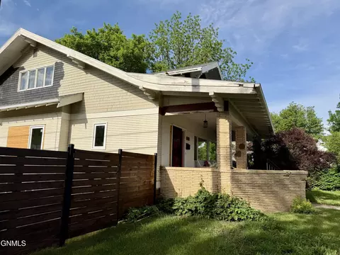 Exterior - 504 3rd St NW, Mandan, ND 58554 photo 7 of 13
