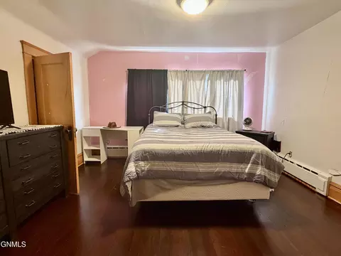 Bedroom - 504 3rd St NW, Mandan, ND 58554 photo 8 of 9