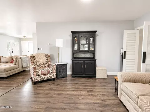Living - 504 3rd St NW, Mandan, ND 58554 photo 2 of 3