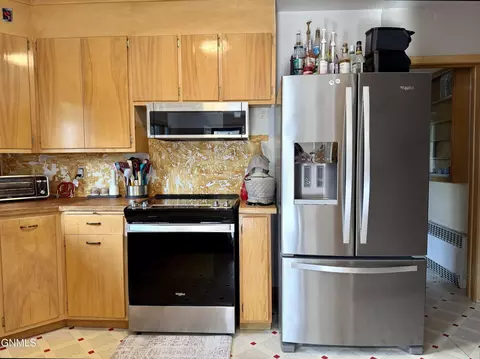 Kitchen - 504 3rd St NW, Mandan, ND 58554 photo 3 of 5