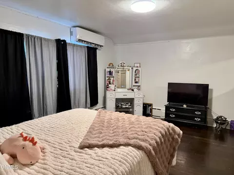Bedroom - 504 3rd St NW, Mandan, ND 58554 photo 3 of 9