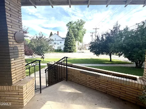 Exterior - 504 3rd St NW, Mandan, ND 58554 photo 11 of 13