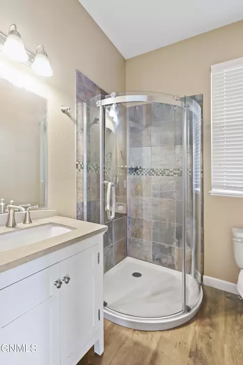 Bath - 1704 22nd St W, Williston, ND 58801 photo 2 of 5