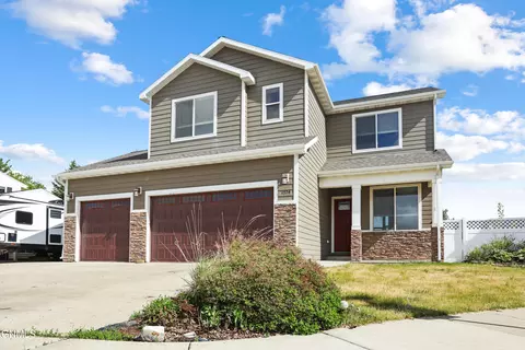 1704 22nd St W, Williston, ND 58801