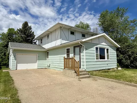 409 6th Ave NE, Hazen, ND 58545