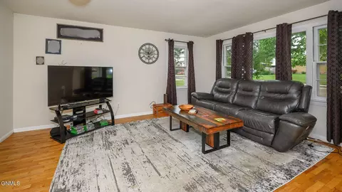 1305 Monte Dr, Mandan, ND 58554