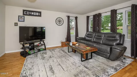 1305 Monte Dr, Mandan, ND 58554