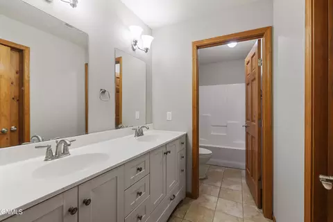 Bath - 3334 30th St W, Williston, ND 58801 photo 4 of 4
