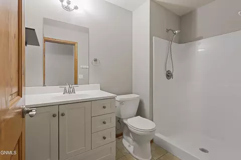 Bath - 3334 30th St W, Williston, ND 58801 photo 3 of 4