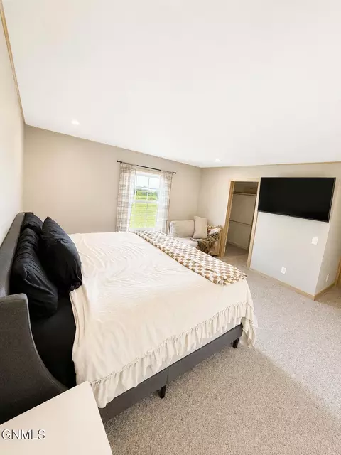 Bedroom - 14996 Cochise St, Williston, ND 58801 photo 1 of 3