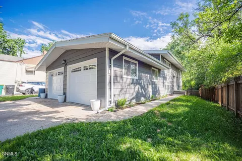 1311 E Avenue C, Bismarck, ND 58501