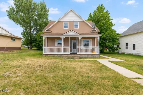 207 3rd St N, New Salem, ND 58563
