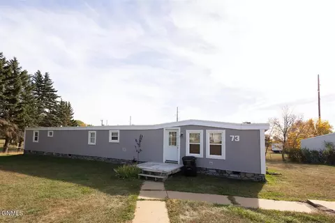 73 29th Ave SW, Dickinson, ND 58601
