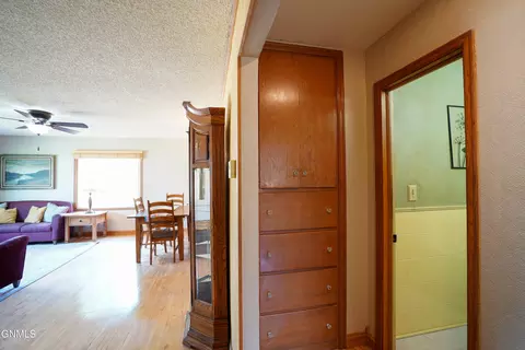 Entry Way - 1300 3rd St N, Bismarck, ND 58501 photo 3 of 6