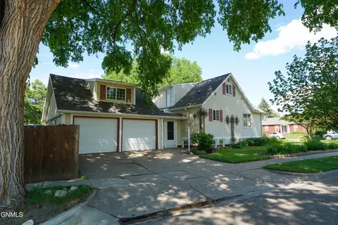 1300 3rd St N, Bismarck, ND 58501