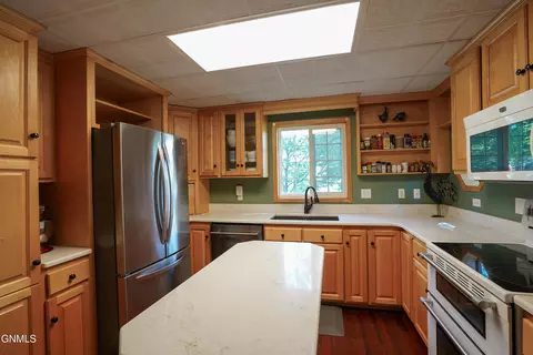 Kitchen - 1300 3rd St N, Bismarck, ND 58501 photo 2 of 3